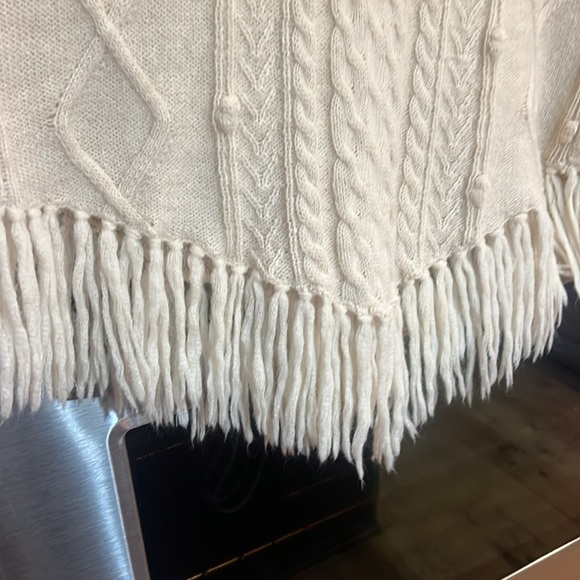 ACROBAT IVORY ALPACA WOOL BLEND CABLE KNIT SWEATER PONCHO TURTLENECK FRINGE HEM - Picture 7 of 9